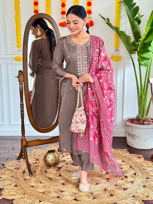 Elegant Kurti Set With Pants And Dupatta